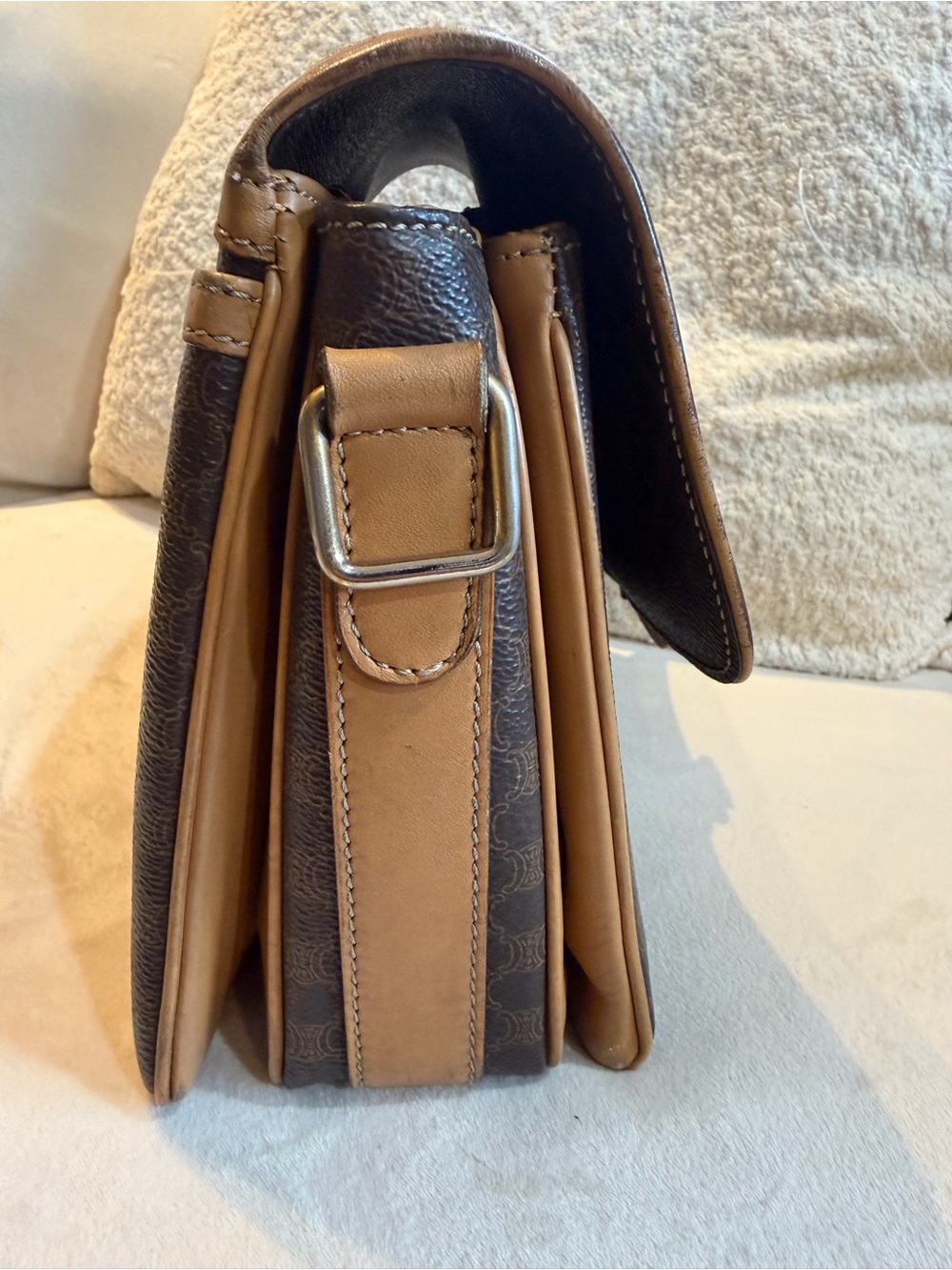 Celine Vintage Crossbody - Picture 4 of 15